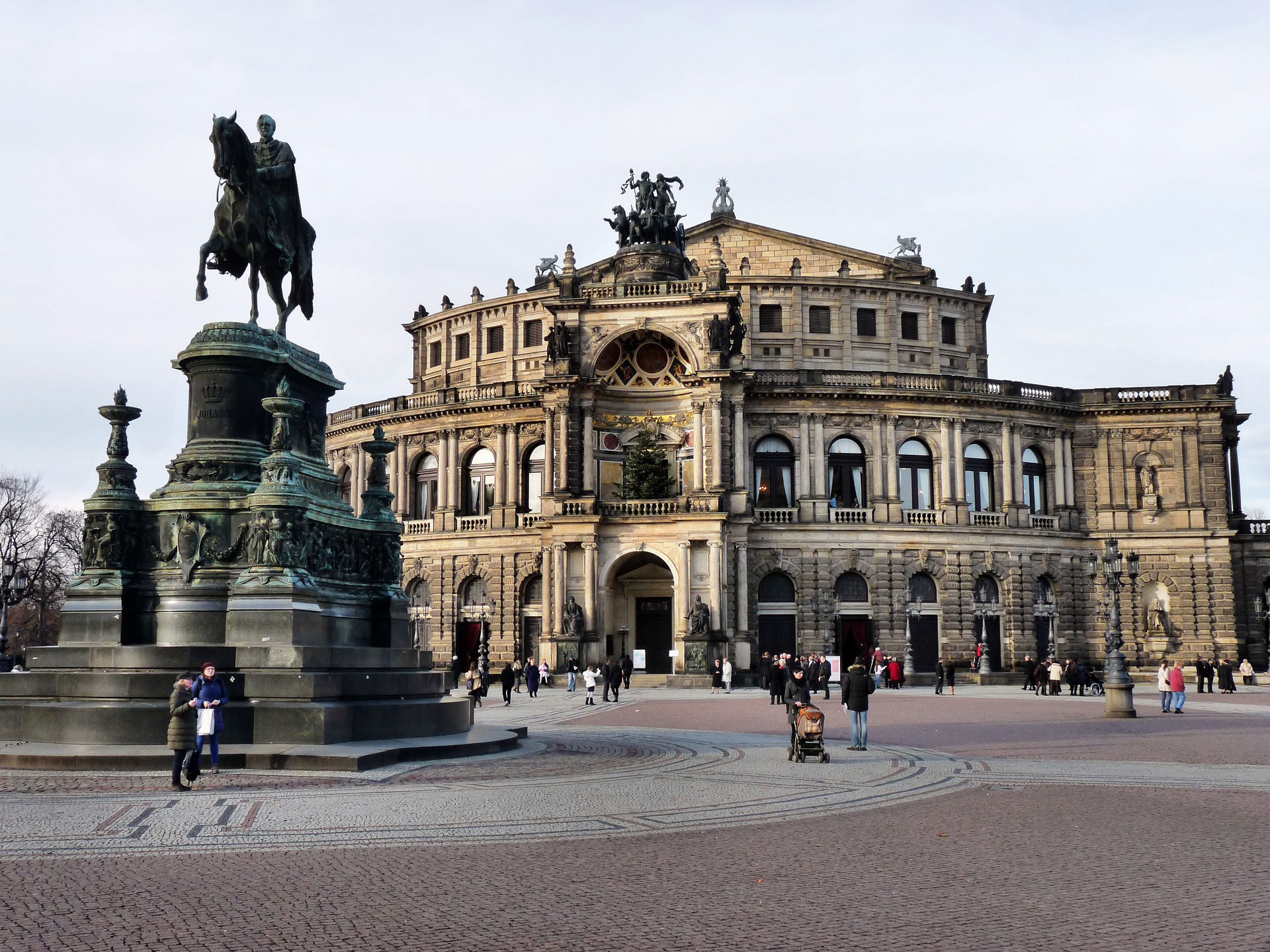 prime-tours-semper-opera-house-germany semper opera house Germany