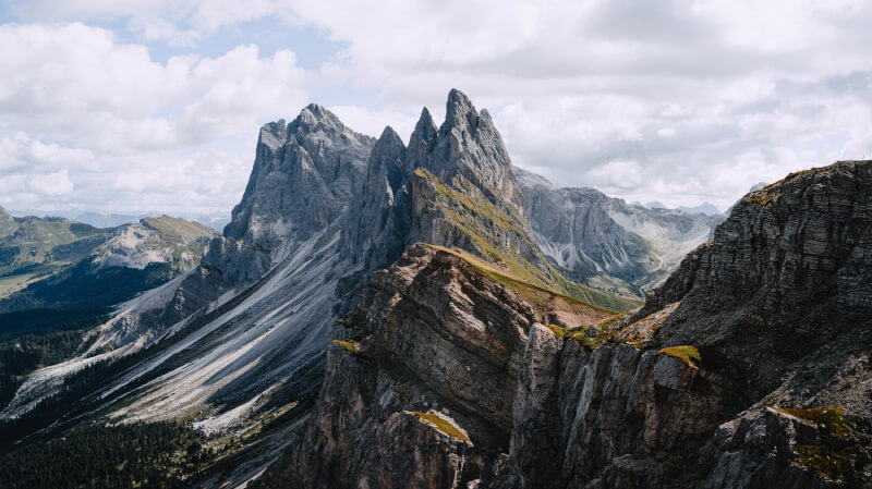 Prime Tours luxury travel destinations Special Tours Northern Italy South Tyrol – Helicopter Flight over the Dolomites Photo by Andrew Spencer on Unsplash